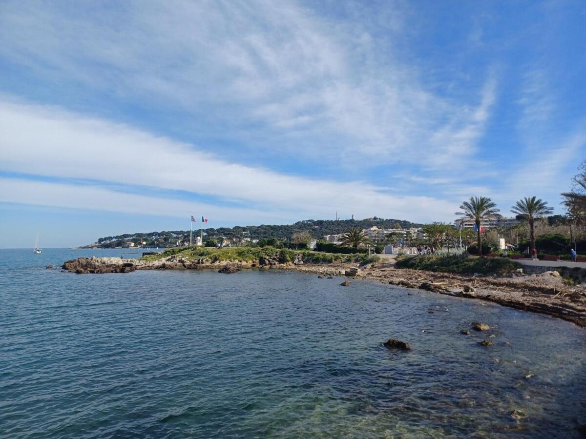 Juan Les Pins Tanit Studio Climatise Vue Sur Mer Piscine Antibes Exterior foto